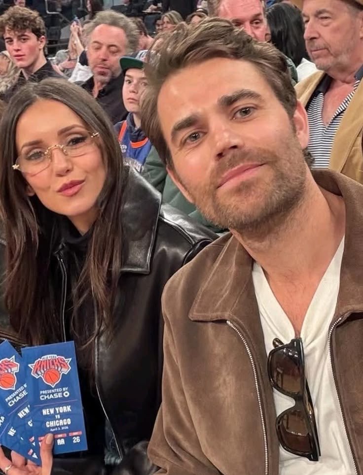 Lovhotd's tweet photo. me encanta muito saber q os team delena só ganharam na série enquanto o resto de nós stelena n paramos de ganhar https://t.co/ROtXvkia91