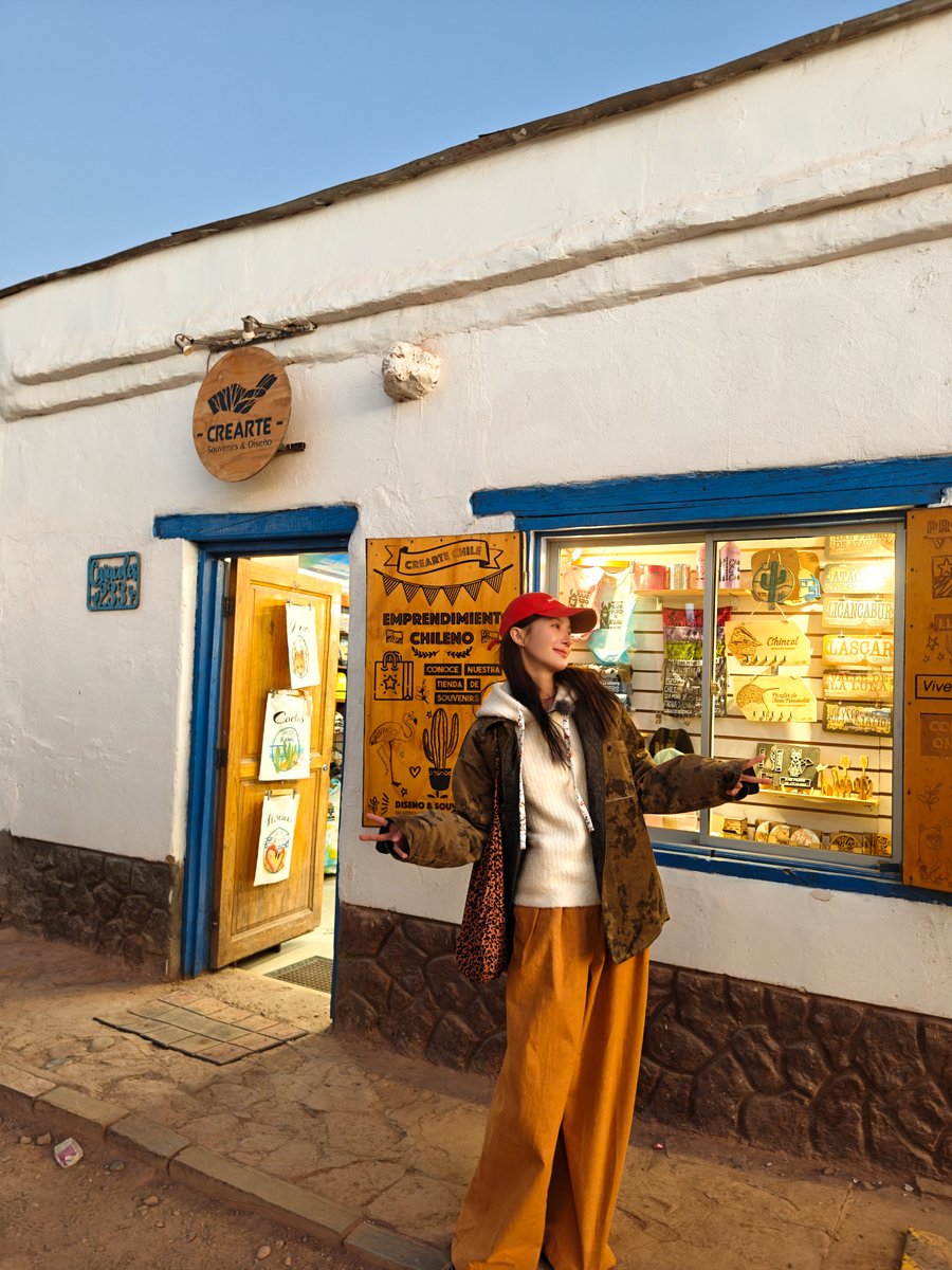 LUKZADA1's tweet photo. Got lost in a tiny coastal village in Portugal, stumbled on a sun-dappled bakery, and left with the best fresh egg tart I’ve ever tasted. Random travel wins hit different https://t.co/8WnbKqLLma