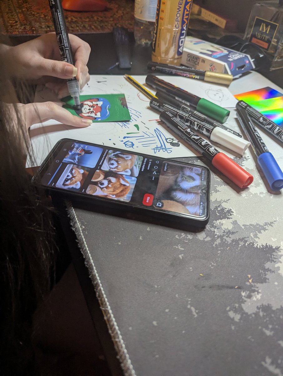 TheMrTree_'s tweet photo. Wife making me personalized tokens for my decks :3 https://t.co/ORO5hegCDy