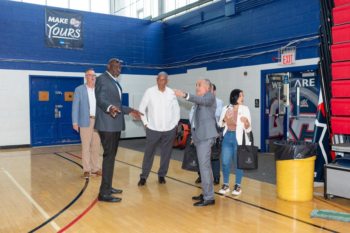 chuvasquez's tweet photo. Visité el campus de CUNY para conocer una propuesta de alianza con INEFI que fortalecerá la formación de atletas y entrenadores del deporte escolar en la República Dominicana. Seguimos creando oportunidades para nuestra juventud. 🇩🇴 https://t.co/3UCYW09gk6