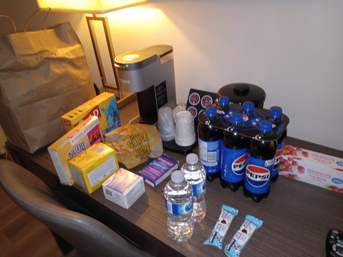 JOHNBROUMAS's tweet photo. Richmond BC Thursday June 25 2026 my Hotel room today. Breakfast at the Hotel. Central Mall Walmart shopping today. McDonalds for lunch and chocolate sundae. Cheese Burger Pepsi Chocolate Bar for dinner. Toronto Blue Jays baseball today FIFA World Cup Soccer 🍳🥯🧁🧃🍔🍟🥤🍨⚽🇨🇦 https://t.co/4gppgawyVU