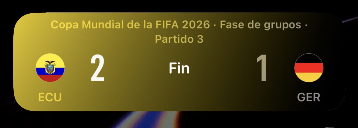 markusberg_'s tweet photo. imposible no llorar por este ecuador, por beccacece, por ver a los jugadores llorando porque lograron lo que los medios llamaron IMPOSIBLE, porque pasaron a 16avos cuando todos lo pensaron muerto. NO SOY ECUATORIANO PERO QUE VIVA SUDAMÉRICA https://t.co/0pS7RfERpc
