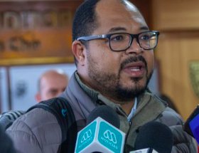 ___Pachi__'s tweet photo. Tienen que investigar a estos wns que aparecieron tratando de tapar el tema del trafico de niños haitianos en Chile. https://t.co/96Jfbh5xDB