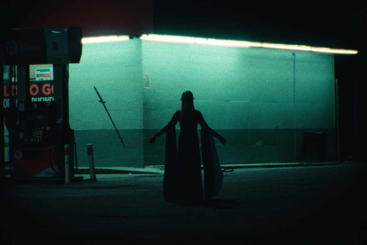 boygeniussource's tweet photo. Lost Boys by Phoebe Bridgers comes out in one hour! 🩵

Watch the music video premier here: https://t.co/d5o4UUXUT8 https://t.co/tab8Btlrsi
