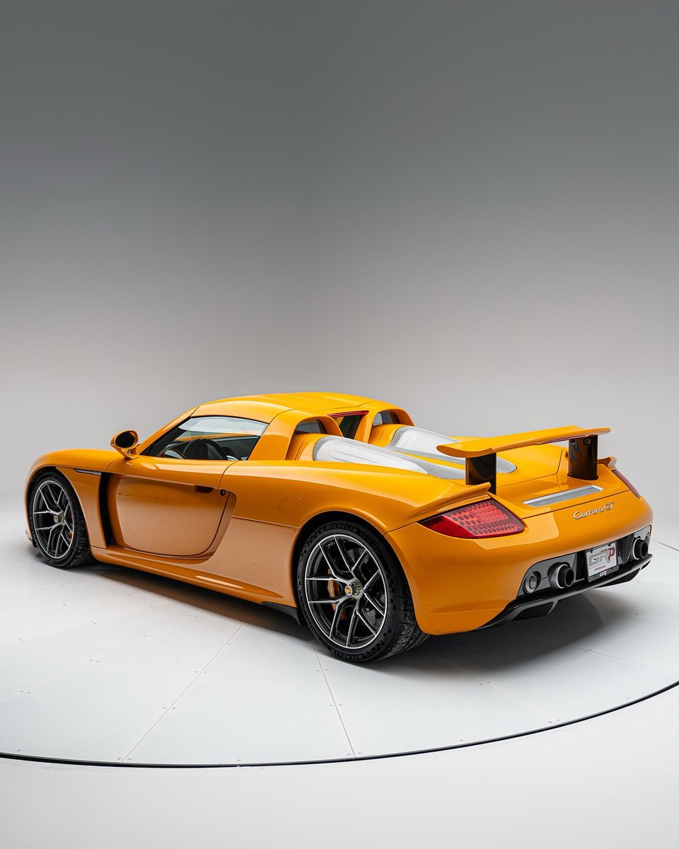 ManZonex's tweet photo. Porsche Carrera GT🧡 https://t.co/h3uCJvz1Ze