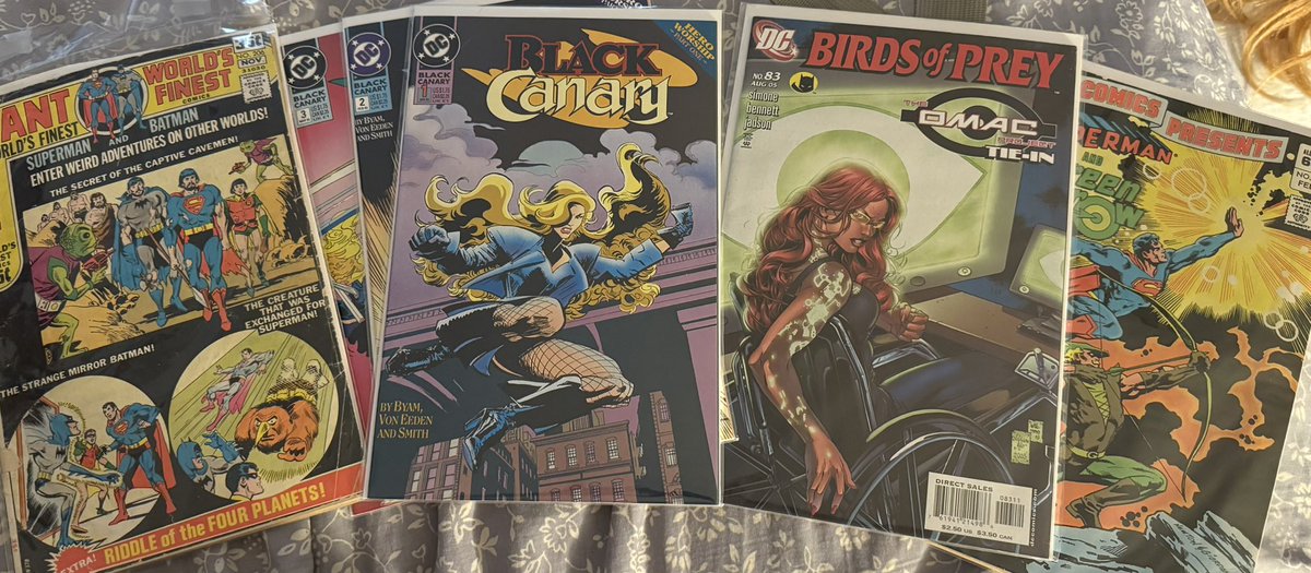 batbotherer's tweet photo. New comics we got today!!!! So fucking excited about the Black Canary issues and that STUNN Oracle cover, I’m so pleased https://t.co/DDEQNSn70y