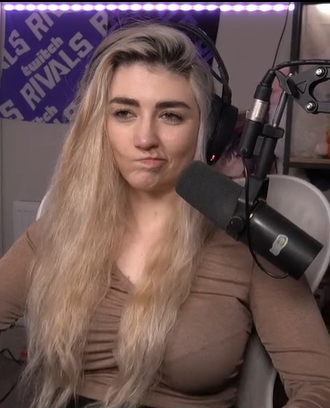 Viv2074682's tweet photo. 4⃣8⃣5⃣Ughh fuck Belle keep making me cum with those juicy tits mommy fuck i want to fuck and cover them https://t.co/tRXxlsi6i9