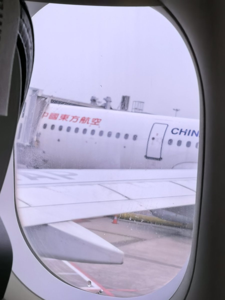 tncoin6's tweet photo. 刚被一个加密项目录用
10000u一个月
让我去新加坡工作，但是得经过缅甸中转
发财了，我又有u加仓 $bp 了
不说了马上起飞了，祝我好运 https://t.co/xzHnl8gYGk