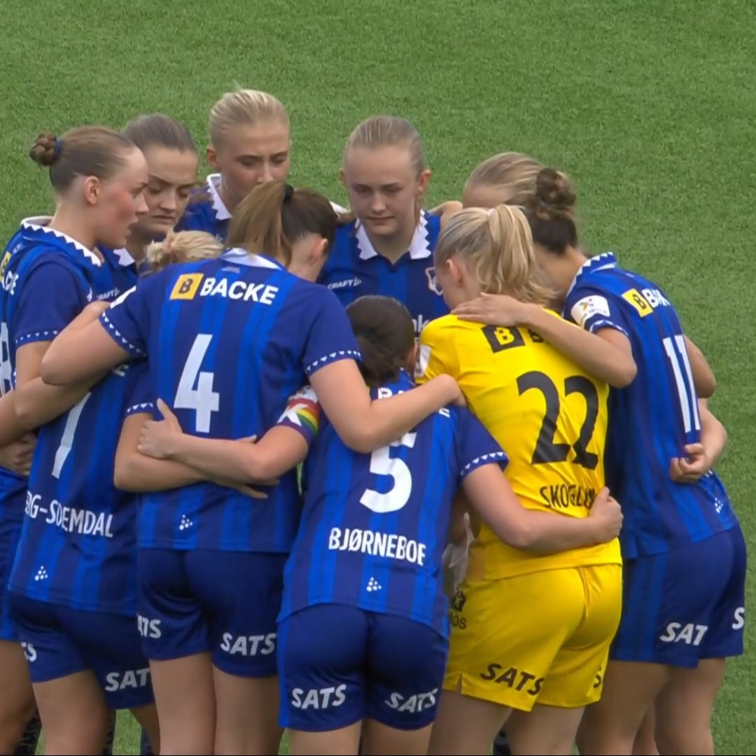 BrightsideM's tweet photo. Stabaek #Norway #Toppserien #BrightsideGirls https://t.co/35jGjIrnFD