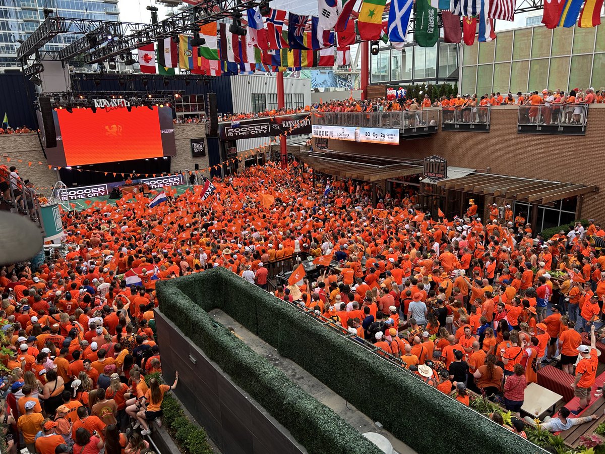 CodyKMBC's tweet photo. The real journey is the Dutch friends you make along the way. 🧡🇳🇱⚽️ https://t.co/ZblNulfXe9