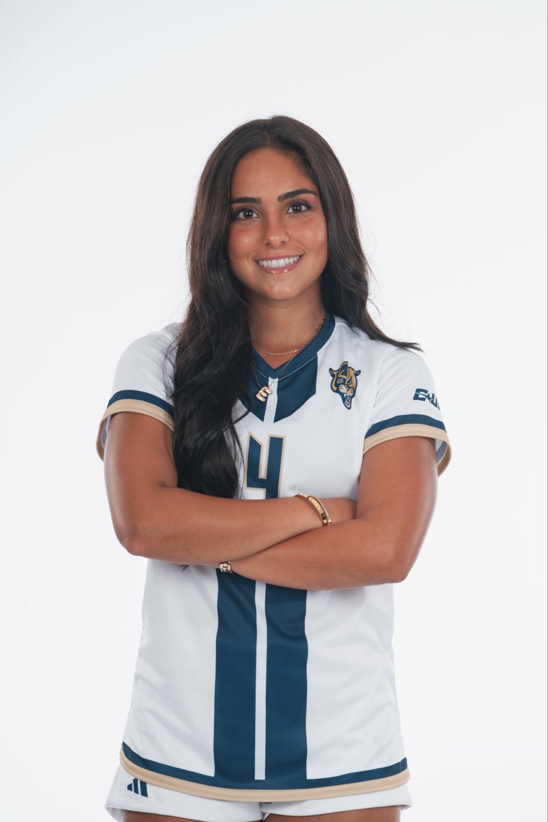 emily_dvoskin's tweet photo. Looking for a graduate program for 2027. Previously played for FIU WSOC. 4.0 GPA, Biology major. Have 2 years of eligibility left. Center mid/forward. Dm or shoot me a message 5162064146, I am able to contact coaches asap!  #transferwsoc #transferportal #wsoc #ecnlgirls https://t.co/LP3g8vFGnt