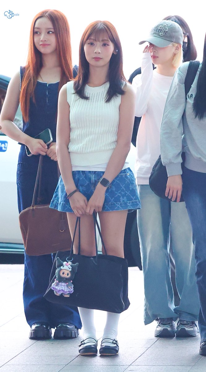 kassiejaime's tweet photo. So enchantingly beautiful, Hyeonju!
#UNIS #유니스
#HYEONJU #진현주 https://t.co/Av6HvRTBWi