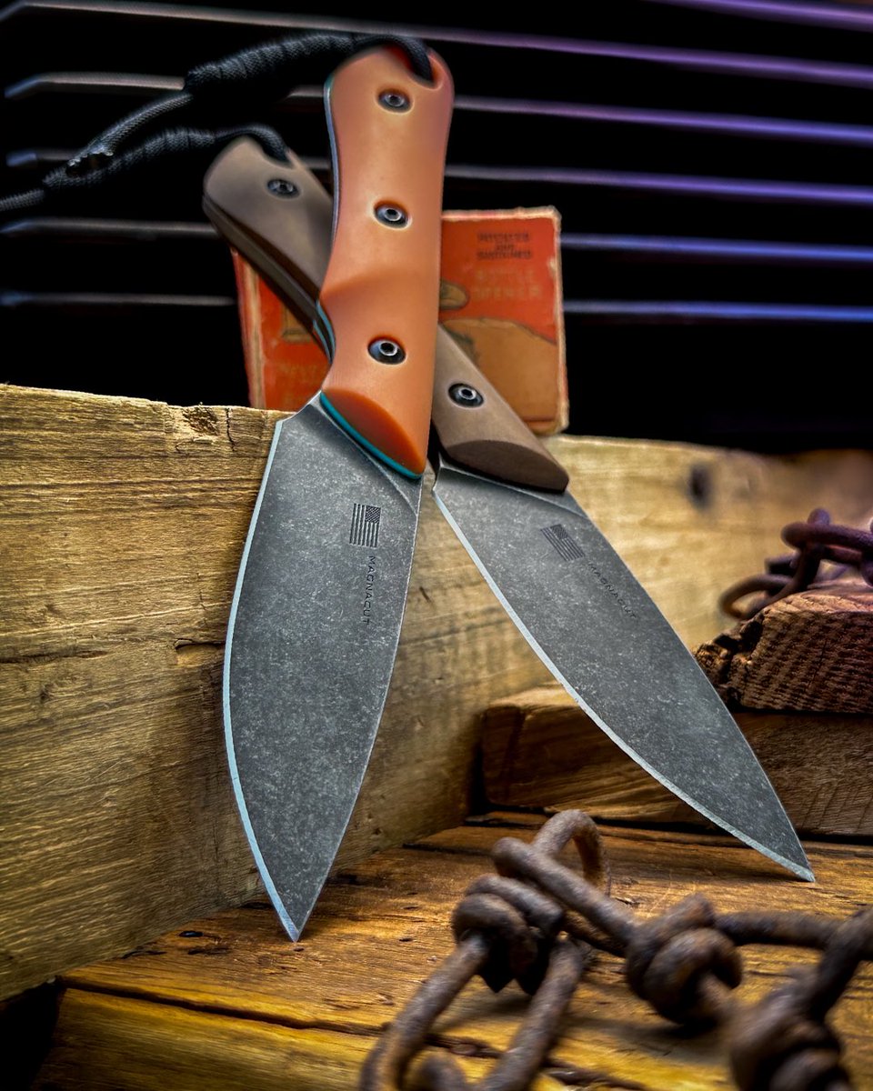 SmithnSonsKnfCo's tweet photo. This weekβs Brave Custom Shop drop is live. Featuring two all-new handle materials: Roux Paper Micarta and Butterscotch Paper Micarta. Both feature our Blackout Forced Patina Finish, with your choice of sheath, sheath package, and standard or 90Β° spine. #EDC #CustomKnife #usamade https://t.co/TSe8Xbm7KG
