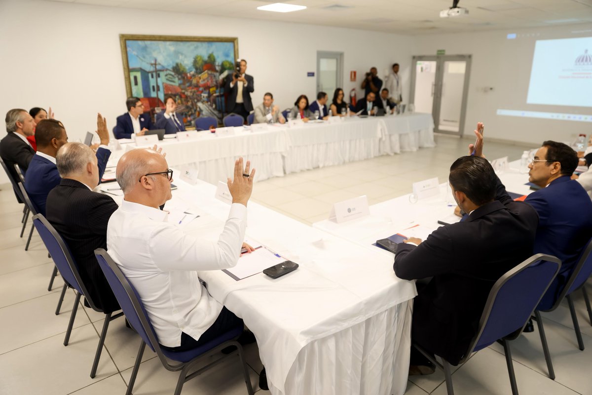 IDAC_RD's tweet photo. Nuestro director general, Igor Rodríguez Durán, asistió a la quinta reunión del Consejo Nacional de Logística (CNL), un espacio de articulación interinstitucional donde se abordaron iniciativas para
el fortalecimiento de la competitividad y el desarrollo logístico del país. https://t.co/xi8ZapgUzS