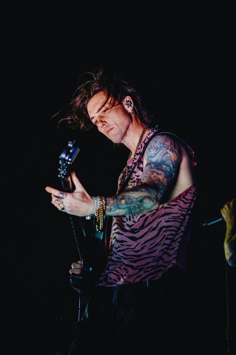 TheOfficialA7X's tweet photo. One month until our summer tour with @GoodCharlotte kicks off at @NatureArenaMO See you soon. https://t.co/zwUKmrJYrc 

07.25 ￭ Ridgedale, MO
07.27 ￭ Shakopee, MN
07.30 ￭ Tinley Park, IL
08.01 ￭ St. Louis, MO
08.04 ￭ Clarkston, MI
08.06 ￭ Toronto, ON
08.08 ￭ Montreal, QC
08.10 ￭ Belmont Park, NY
08.12 ￭ Mansfield, MA
08.14 ￭ Camden, NJ
08.16 ￭ Charlotte, NC
08.18 ￭ Tampa, FL
08.21 ￭ Dallas, TX
08.23 ￭ Denver, CO
08.25 ￭ Salt Lake City, UT
08.27 ￭ Phoenix, AZ
08.30 ￭ Los Angeles, CA 

📷: Andrea Gonar + @Pablotv