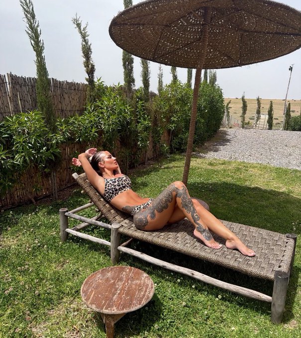 Chantelle Connelly - 2 pic. have i been a good girl?🥴 https://t.co/aNzQOVYX1r