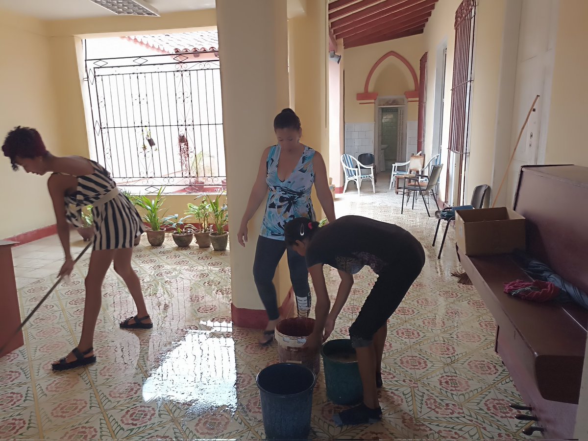 MayelinMat87067's tweet photo. Cambio de labor en saludo al inicio del verano. 
#CulturaManzanillo.
#Verano con mi gente. https://t.co/uyJxTJnqKM