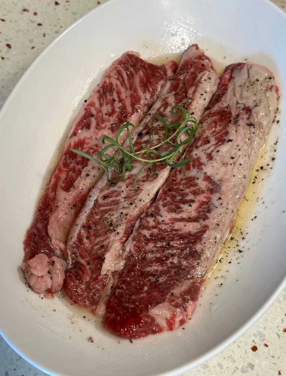 Amy_ructy's tweet photo. Butter Steak https://t.co/GDMBttaEZX
