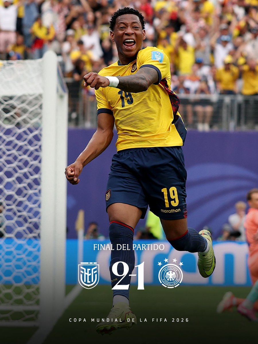 StrungGull36's tweet photo. Señoras y señores !!! SI SE PUDOOOOOO 🇪🇨🇪🇨✨🥺#ECUADOR #FIFAWordcup https://t.co/nYWwN3Spsn