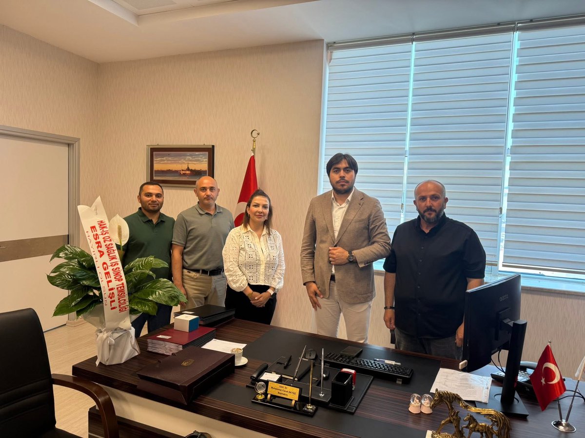 OzSinop's tweet photo. Ziyaret…….

Sinop Atatürk Devlet hastanesi başhekimliğine atanan Sayın Uzman Doktor Muhammed Faruk Akyüz’e hayırlı olsun ziyaretinde bulunduk. Başhekimimize kolaylıklar ve başarılar diliyorum. Bizlere göstermiş olduğu ilgi ve alakadan ötürü kendilerine teşekkür ediyorum. https://t.co/0nszFhE5Jh