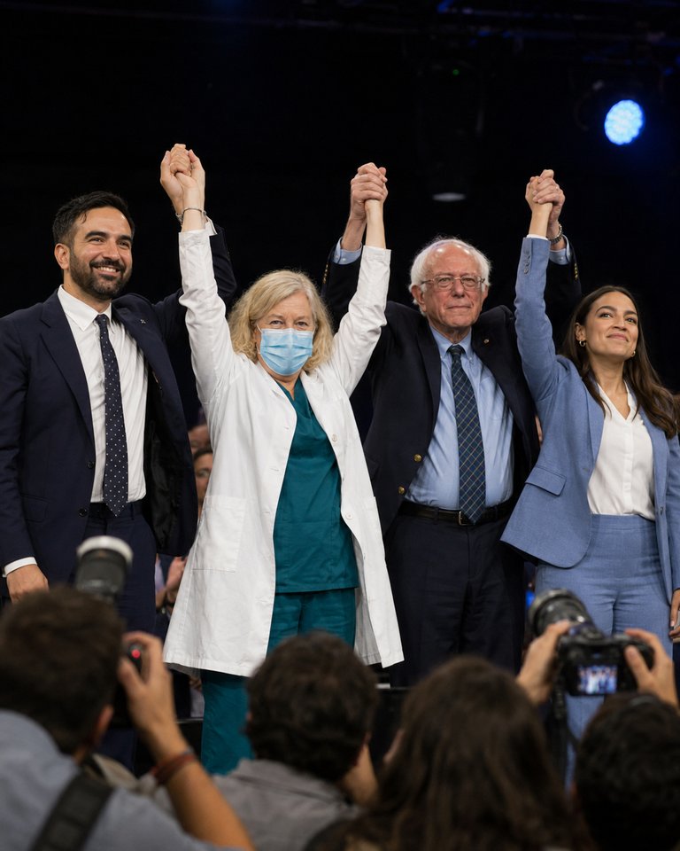 PatsyDiabetes's tweet photo. Today we raised our hands for a future without oligarchy, without meat dependency, and without housing prices designed by landlords with yacht disease. 

No more funding unfare Elon's dragon lair of trillions!! 

Metabolic equity means every child gets oats, access to cardioprotective healthy vegetable oils (dont listen to the deranged MAGA tallow drinkers!), everyone gets a mask, and a COVID vaccine, and every billionaire gets told pay your fare share. 

We're not asking anymore!!!!