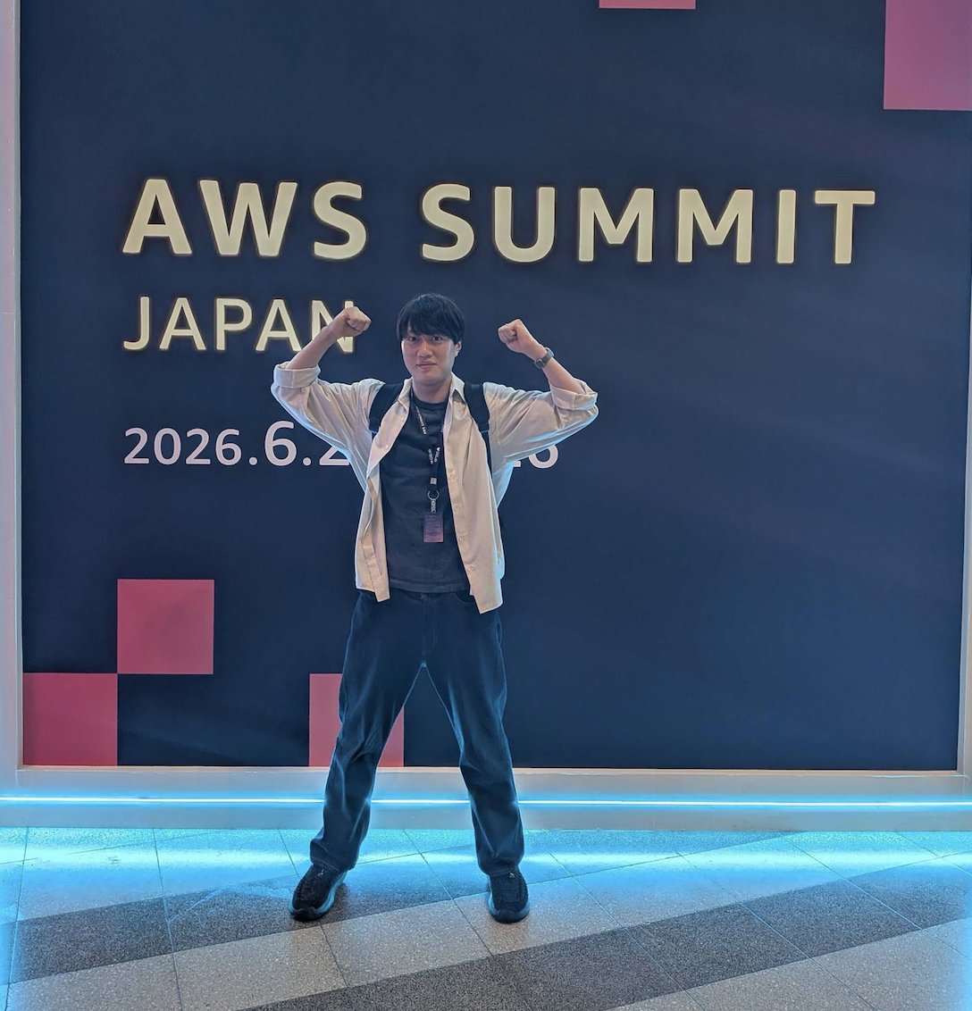 LoglassPrdTeam's tweet photo. 本日の #AWSSummit において16:00-16:40にSRE 中井 (
@elmodev09) が事例セッションに登壇します！
 
「スタートアップにAmazon EKSは早すぎる？ マルチプロダクト戦略を加速する Platform Engineeringの実践」

ぜひご視聴ください🐳💫
#AWSSummit2026 https://t.co/tbBpcMETgD