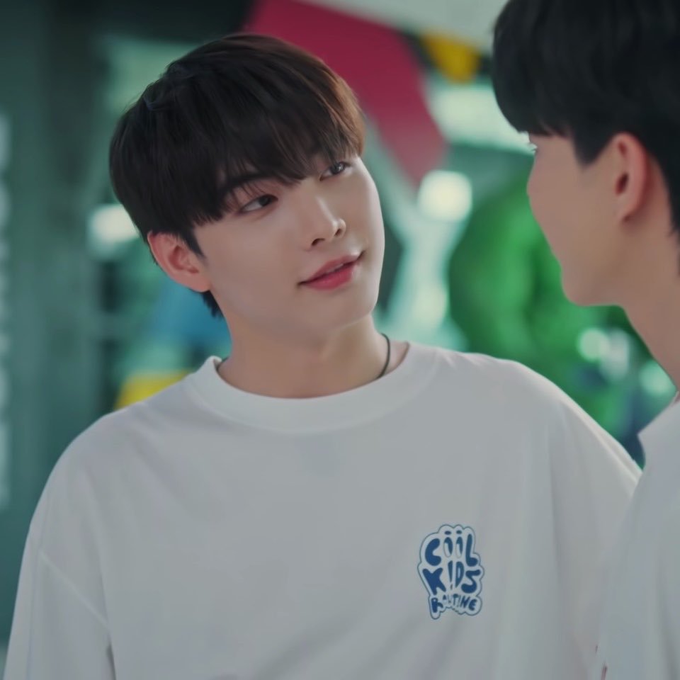 Monica_Rm7's tweet photo. Our Nao is so cute 🫠😻💖
No wonder Tiger doesn't want to let go of him and wants to stay by his side 🥰
#FoureverYou2EP23
 LATELY ITS WINTER SEASON EP7 https://t.co/wocdpp6TKQ