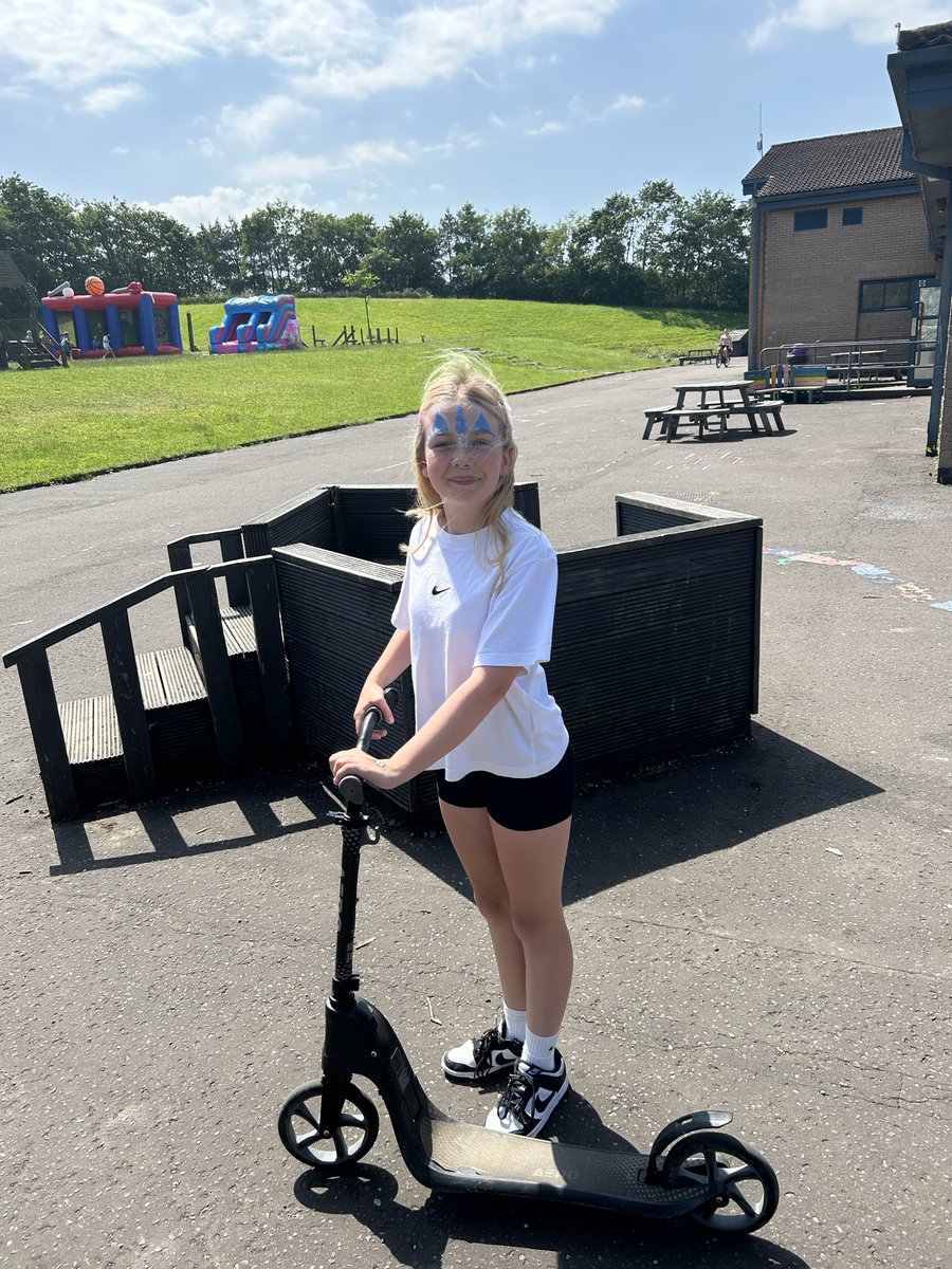 MrsGrieveAPPS's tweet photo. Primary 7 enjoyed today’s Fun Day in the Sun! ☀️🍦 🚲 🛴 https://t.co/mNwF01VwhK