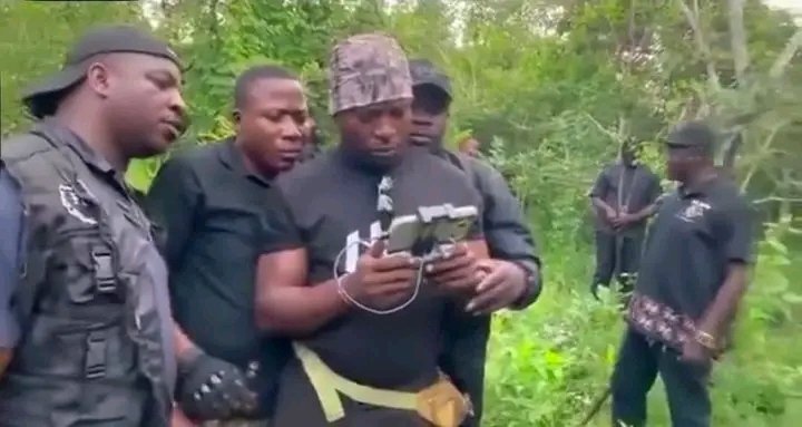 SulaPopoola's tweet photo. With the way they described Sunday Igboho's powers to us, he shouldn't need a drone for surveillance. He should be able to turn into a cat, a bird, or something else and gather intelligence himself.
So why the drone? https://t.co/fGNIsw7OOG