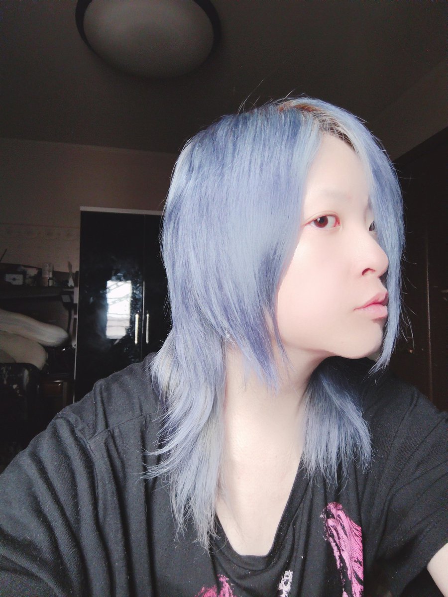 Im_my_Rule's tweet photo. 色落ち早い民による
アッシュブルー色落ち経過(2週間)

染めたて→1回洗った→1週間後→2週間後

緑に寄りませんでした👏(･ωＶ)勝った
やっぱ明るい方が僕っぽいね https://t.co/qbQ89MK4De