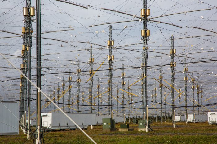 AnonHeel's tweet photo. APR (LNN): HAARP

HAARP is still fully operational in Gakona, Alaska. Originally a U.S. Air Force initiative, ownership was officially transferred to the University of Alaska Fairbanks in 2015. It functions today as a civilian scientific research facility focused on studying the ionosphere.