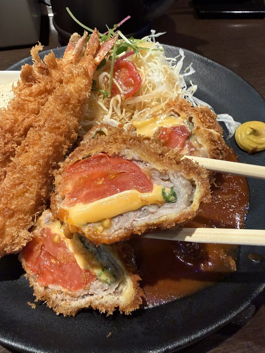 crew_value1's tweet photo. 谷町四丁目駅近くにある
人気の洋食屋【味の店一番】
6月から土日も休まずに営業
オススメはとろとろチーズがたっぷりのトマトチーズカツ
めっちゃ美味いですよ

【住所】
大阪市中央区谷町3-4-9 https://t.co/W6wKiA5gQC