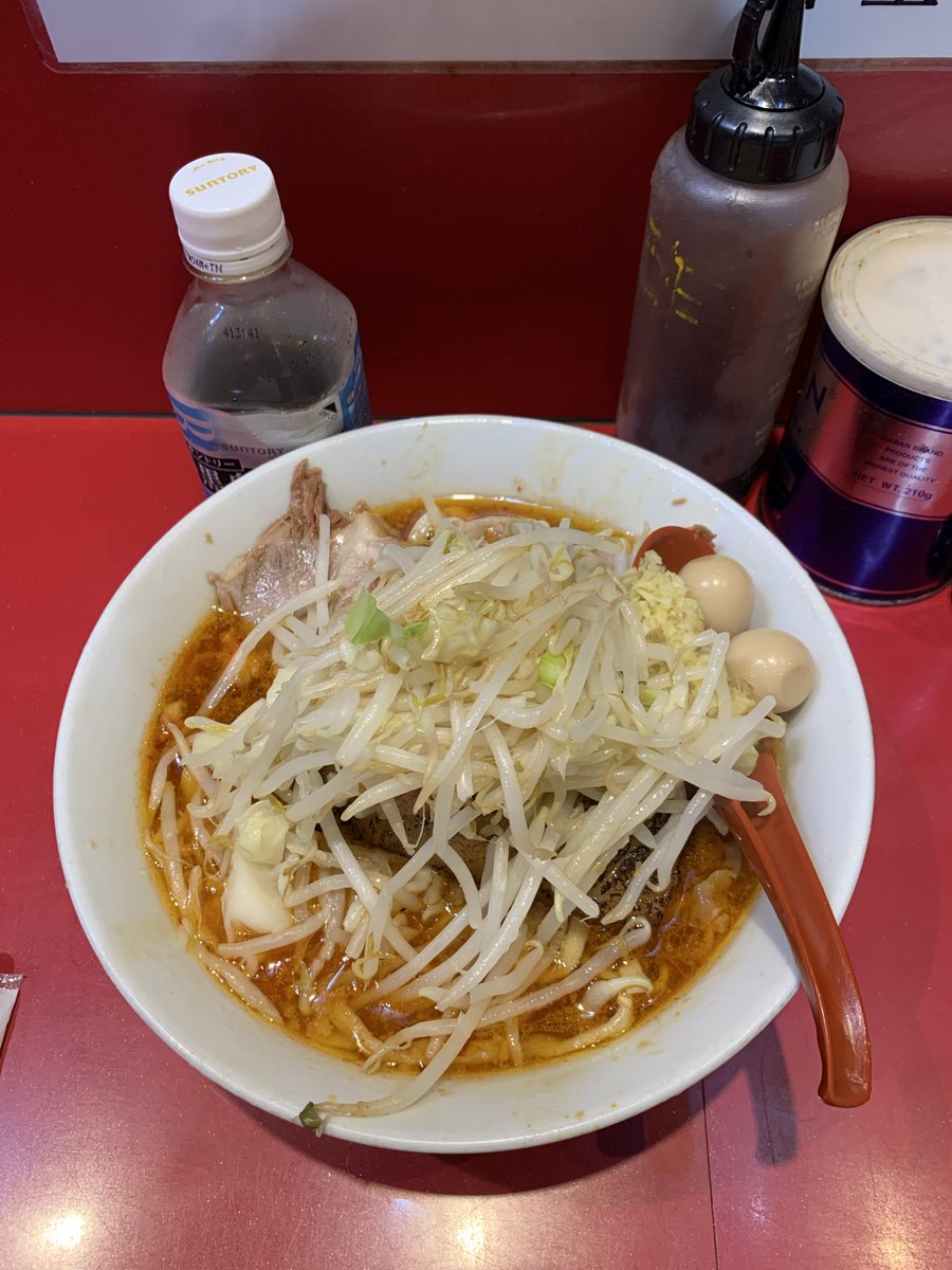 hoooooooly1's tweet photo. 人は２徹した後に美味いラーメン食べた場合、気絶したように眠れる
ならば、目が覚めるほど辛くて美味しいラーメン食べた場合はどうなるか検証しりーズ
検証場所:西台二郎

結果:食べた直後は多幸感&amp;メガシャキ→１時間後、爆睡

これから起こるであろうバフ:魔法は尻から出る！ https://t.co/Drr8X4lniH