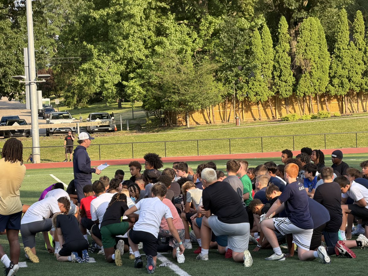 LaSalleFball's tweet photo. Had a great week of camp!  Thank you for all the families and athletes for spending a week with us. #HailLaSalle https://t.co/DXK9SHmltv