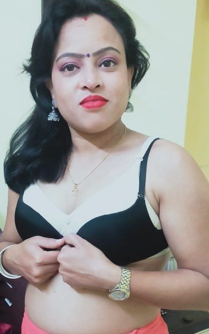 SP72154's tweet photo. Kesi lg rhi hu friends....khol du kya bra ...
Repost and comment me https://t.co/gbczlvEa7v