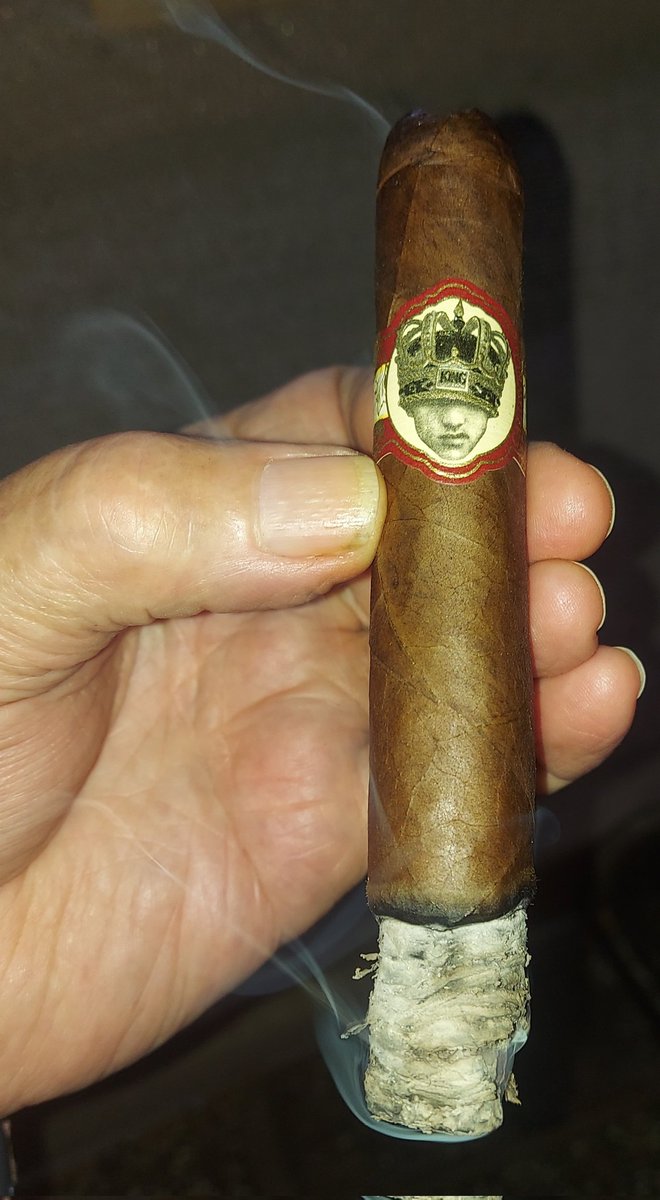 VamosGatos's tweet photo. Enjoying a @CaldwellCigars Long Live The King Marquis ๐ฅ๐จ๐ for my 5th cigar this Thursday while watching my #Astros #ChaseTheFight @ Detroit. Let's #GoStros https://t.co/s6f4QGD4KM