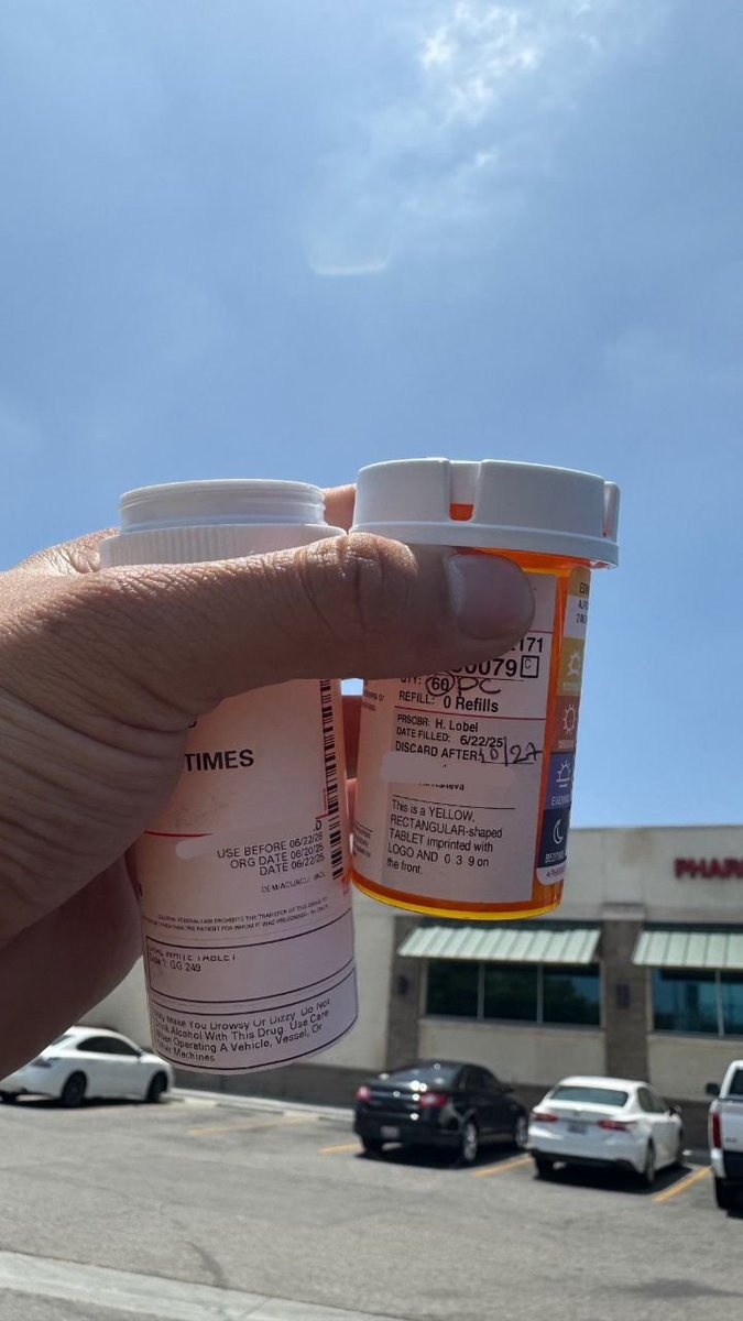 sippincody's tweet photo. Prescription available everything legit 
#drugtwt #coketwt #methtwt #geeker https://t.co/LqcfQHJQht