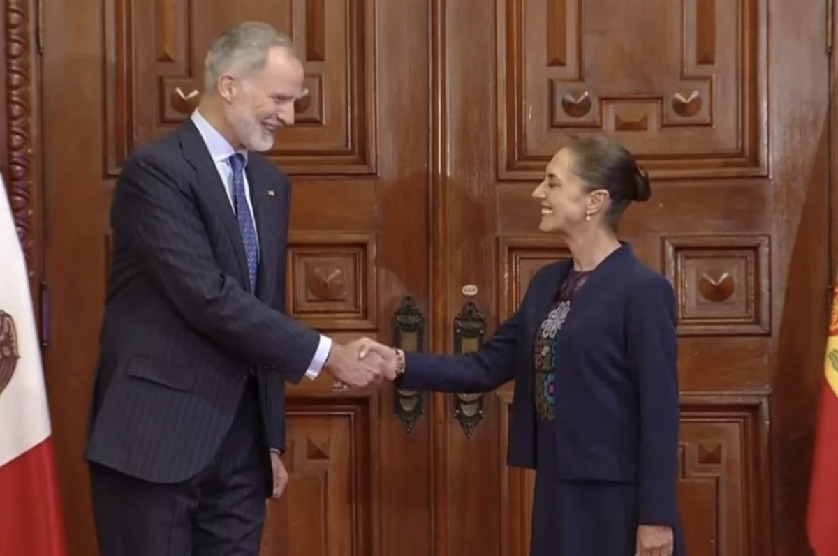ZETATijuana's tweet photo. Sheinbaum recibe a Felipe VI en Palacio Nacional tras siete años de distanciamiento diplomático https://t.co/TOoIBZqRSO a través de @ZetaTijuana https://t.co/BO4PRNEnao