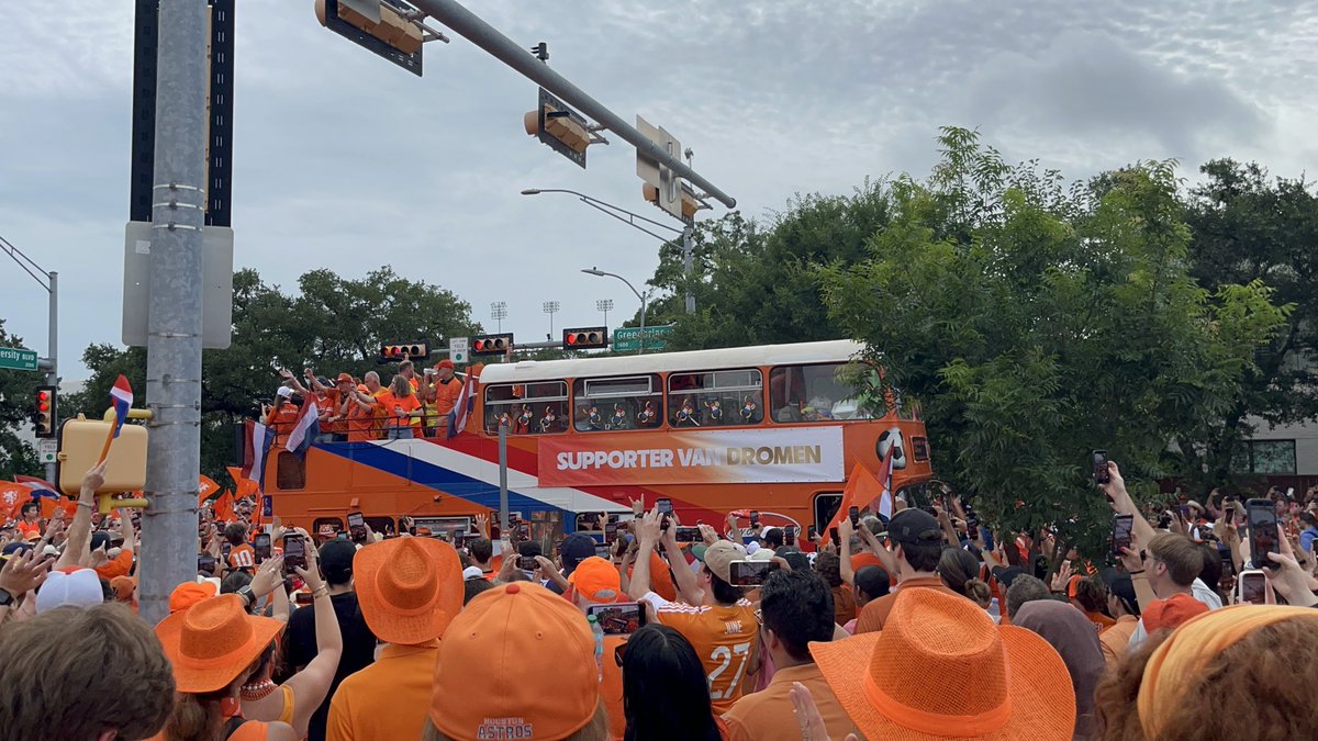 Buckdish's tweet photo. @jasonuk17 We went here in Houston. 
Just so much fun street party w/ 25k other friends. https://t.co/svydvDBCAV