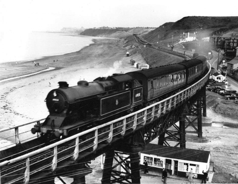 MRN_inco's tweet photo. Something atheist waves, show how trains fly sometimes https://t.co/XkIFZISd8v