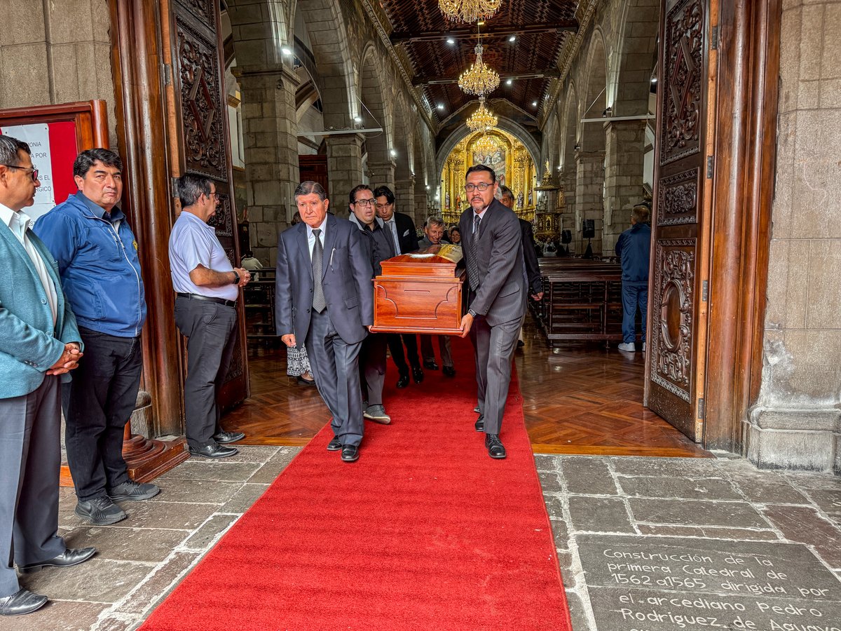 FEPPnacional's tweet photo. 🕊️ Como Fondo Ecuatoriano Populorum Progressio (FEPP) asistimos a la Santa Misa en memoria de Mons. Néstor Rafael Herrera Heredia, celebrada en la Catedral Metropolitana de Quito.
Honramos su vida, su legado de servicio y elevamos nuestras oraciones por su eterno descanso.
 #FEPP https://t.co/XJoYPsgt0D