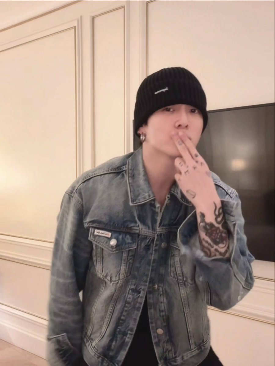 Giulia96080943's tweet photo. 90S DENIM TRUCKER JACKET CALVIN KLEIN
COLLECTION CKJK 2026
#CKJK2026COLLECTION
#CKJK #CKFORJK
JUNGKOOK FOR CALVIN KLEIN
#JUNGKOOKxCALVINKLEIN
CALVIN KLEIN x JUNGKOOK
#CALVINKLEINFORJUNGKOOK https://t.co/9HURzexnYg