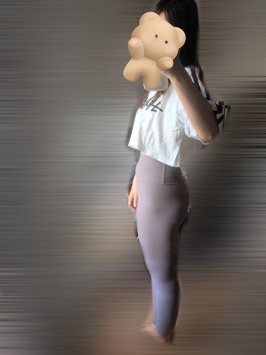 mk__ssk's tweet photo. 超絶わかりにくいけど体型比較❕️
リコンプで脚の皮下脂肪減らすぞー

体重はMAX58.6→44台→約53まで増量→今リコンプ49~50

筋トレは一生続ける🎶

#みくも記録 https://t.co/fuMc3FgfA5