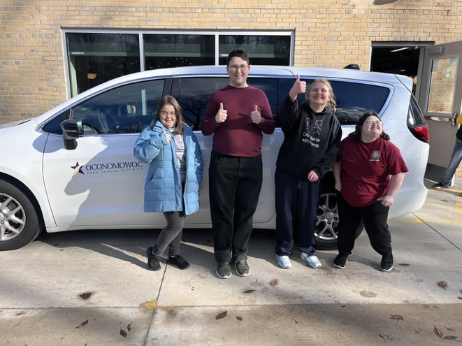 oconschools's tweet photo. Our OHS Beyond 18 program supports 18- to 21-year-olds with disabilities as they develop valuable skills through experiences in the community. We are proud to support building confidence, independence &amp; bright futures! #OconPride #OconDriven #Oconomowoc

🌐https://t.co/Axtf2v6wfL https://t.co/PXutuDwd5U