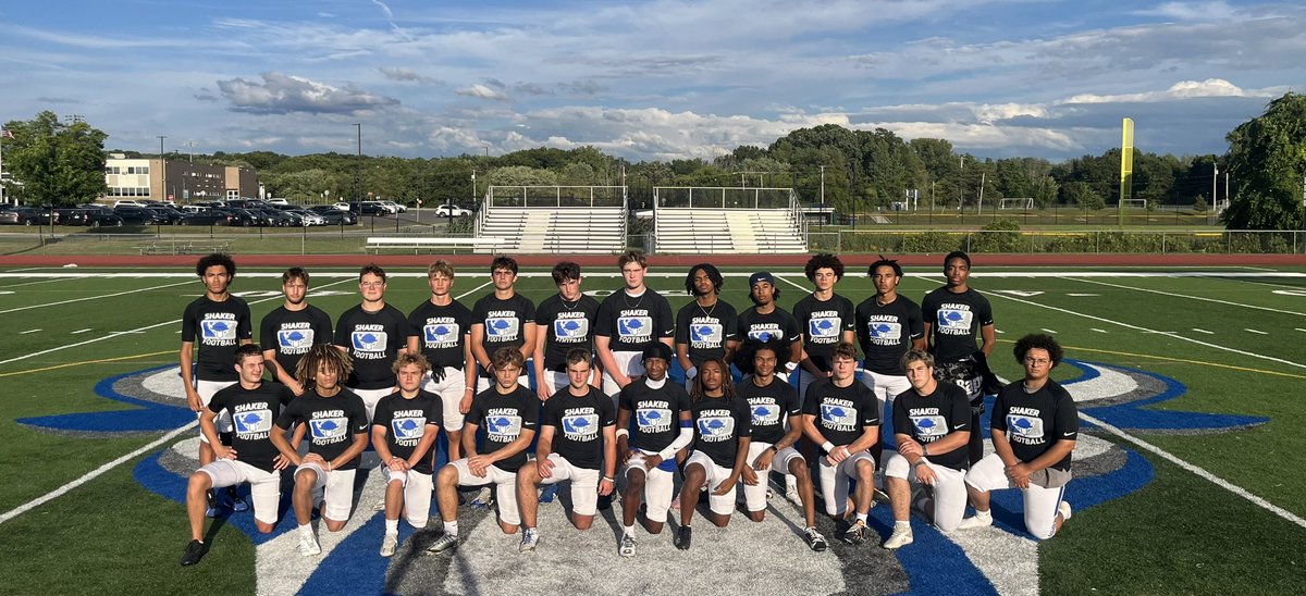 shakerfootball's tweet photo. CONGRATULATIONS to all Shaker seniors walking across the stage tomorrow! Special shout out to our senior football players….go be great!
#AlwaysABison https://t.co/8xBAETuILv