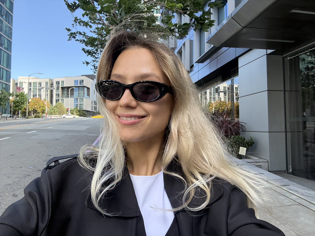 Kate Deyneka tweet media