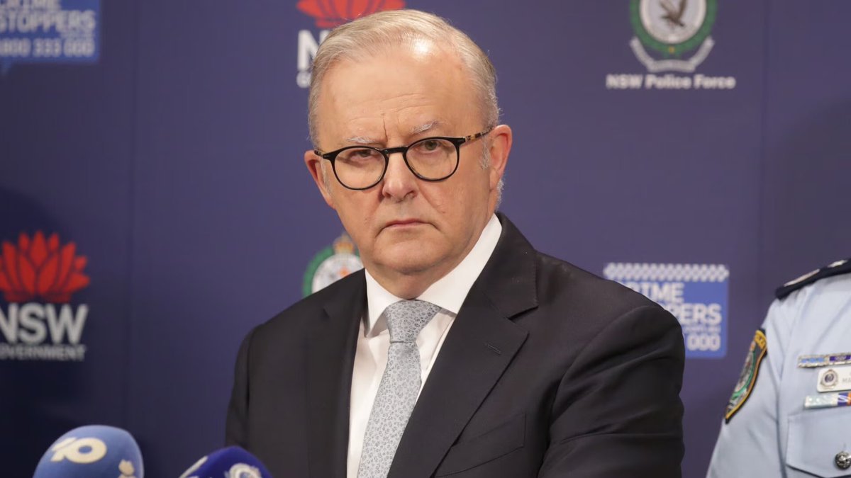 Ausbobsmit's tweet photo. Spent 3 years cheering on radical Islam. Allowed the hatred to spill over to terror.  The day  Islamist with  rifles gunned down innocent Aussies on a beach, was the direct result of the inaction from the home affairs minister and the PM. They allowed it. Now the royal commission has been watered down, not one mention of Islam.