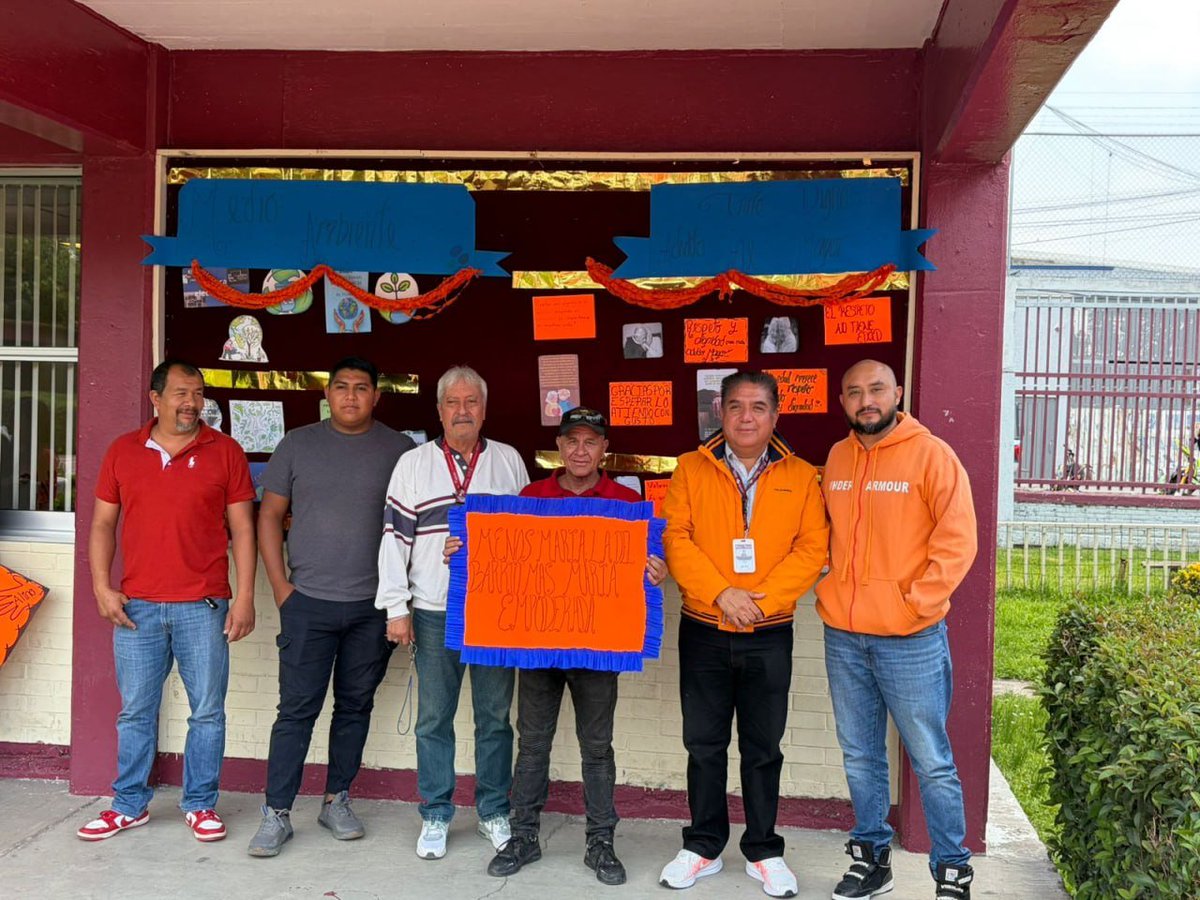 Conalep_Tulti's tweet photo. 🧡 En el #DíaNaranja nos sumamos a la acción para prevenir la violencia.

Personal administrativo y docente participó reafirmando nuestro compromiso con el respeto, la inclusión y una cultura de paz. ✨🤝

#ApasionadamenteCONALEP #OrgullosamenteCONALEP #ElPoderDeServir https://t.co/CGdBuls9nw