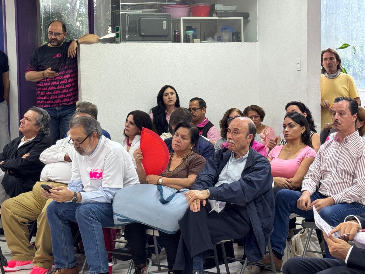 EmilioAlvarezI's tweet photo. En @SomosMxMexico estamos escuchando la sesión del @INEMexico para ser testigos de un hecho esperanzador para el país todo, el registro de este proyecto como Partido Político Nacional. 

#SomosUnaRealidad 
#EstamosEnLaBoleta2027 
#MexicoYaTienePartido https://t.co/WTJLdDsczv