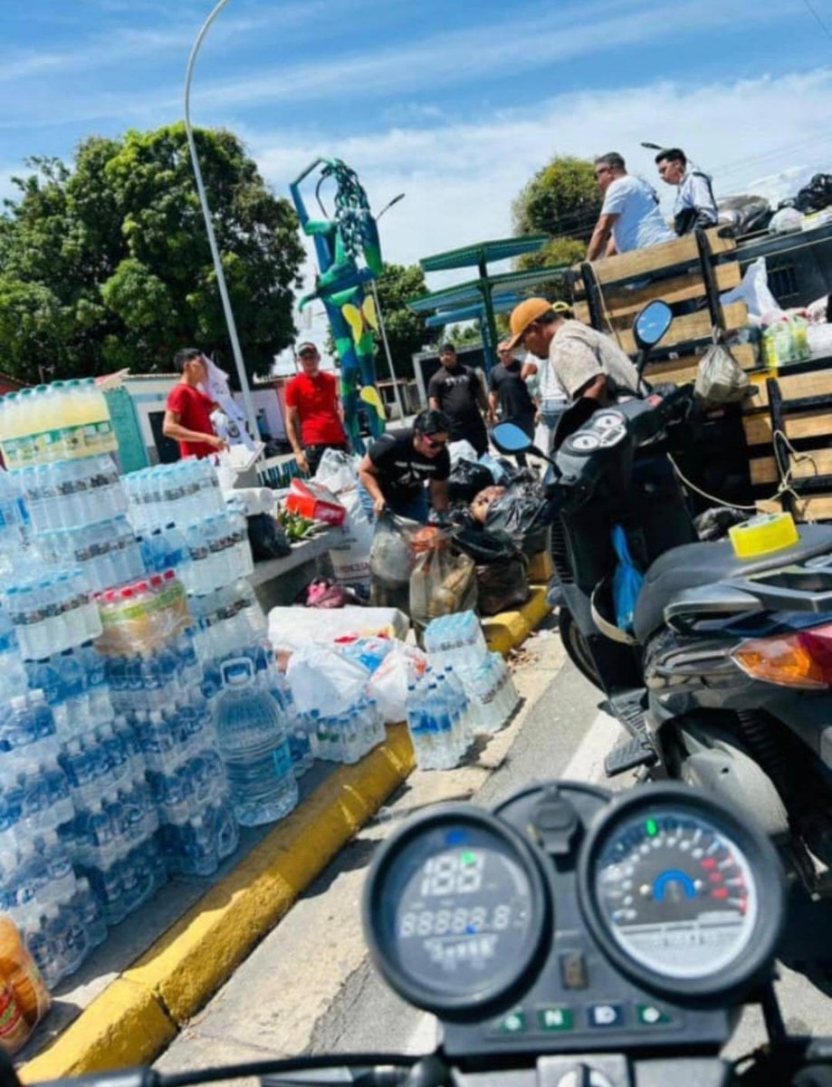 endsequera's tweet photo. Mi país está lleno de gente buena.

Solo hay unos psicópatas en el poder que se empeñan en ponernos mil obstáculos para que no lleguemos a la grandeza a la que estamos destinados a llegar. https://t.co/hiClfKTNkV